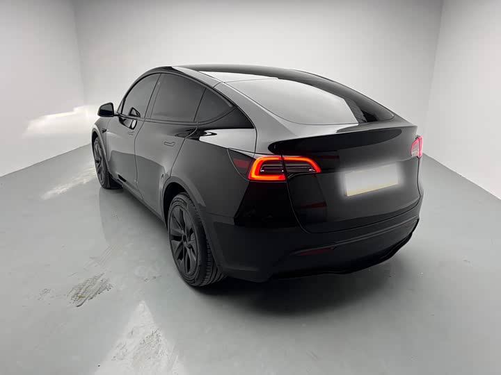 Фото 6 - Tesla Model Y