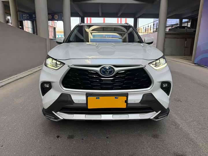 Фото 2 - Toyota Highlander