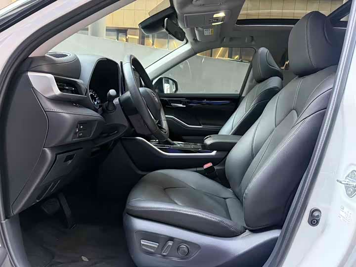 Фото 6 - Toyota Highlander