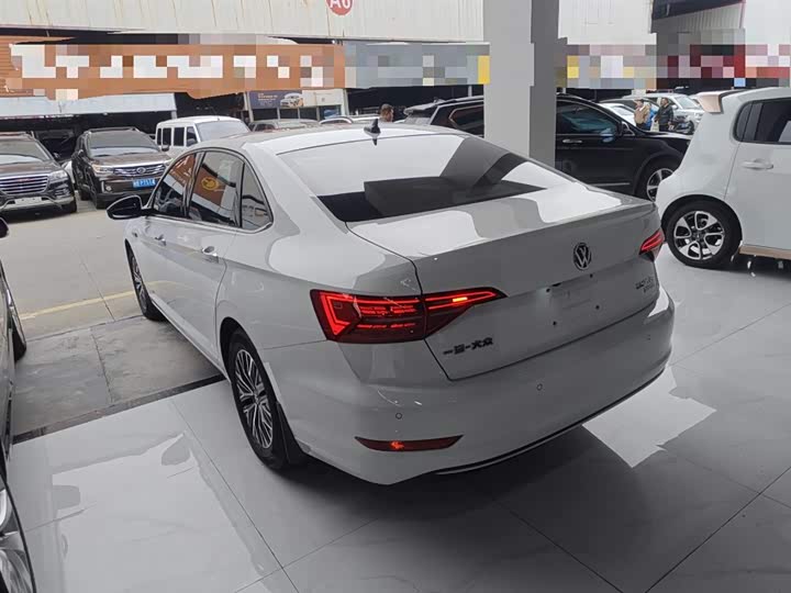 Фото 5 - Volkswagen Sagitar L