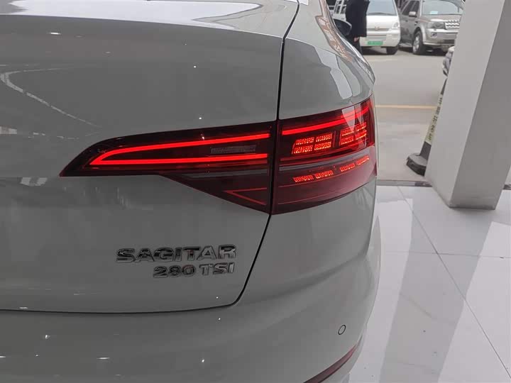 Фото 8 - Volkswagen Sagitar L