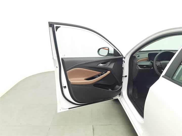 Фото 8 - Buick Verano