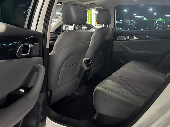 Фото 6 - Geely Galaxy A7