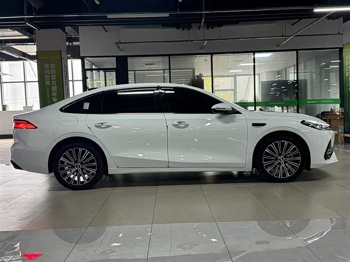 Фото 9 - Geely Galaxy A7