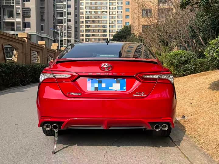 Фото 5 - Toyota Camry