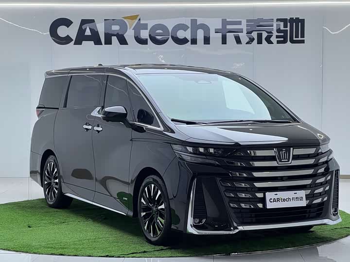 Фото 2 - Toyota Vellfire
