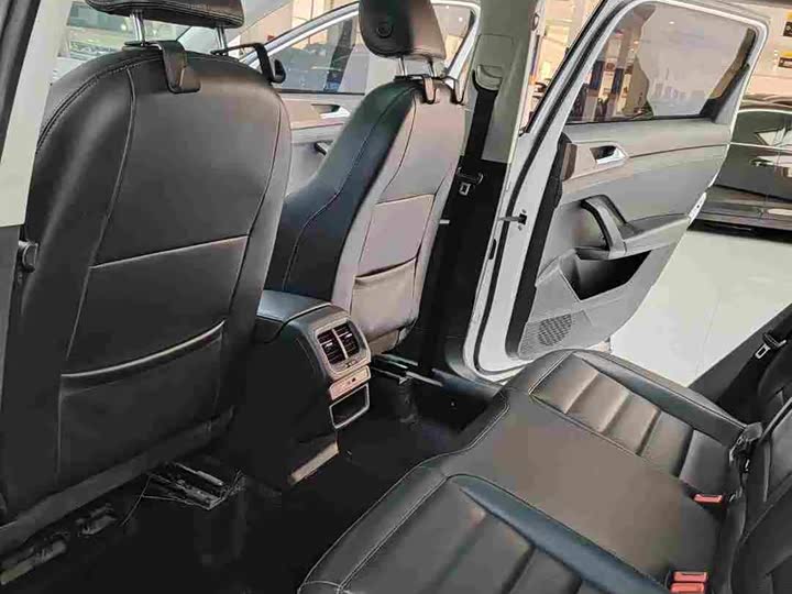 Фото 5 - Volkswagen Tharu