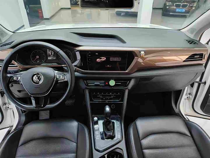 Фото 6 - Volkswagen Tharu