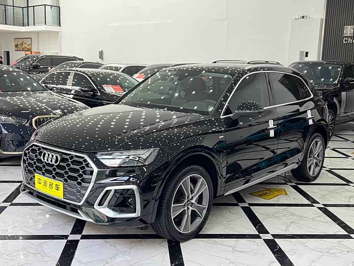 Фото 1 - Audi Q5L
