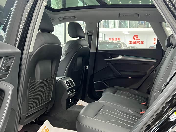 Фото 9 - Audi Q5L