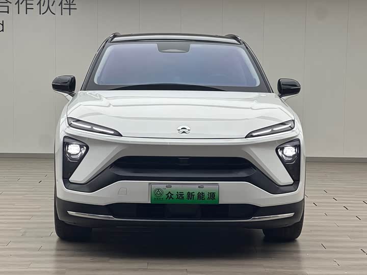 Фото 2 - Nio ES6