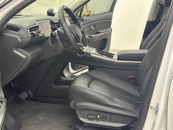 Фото 7 - Nio ES6