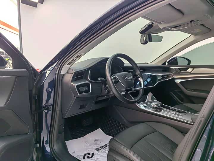 Фото 5 - Audi A6