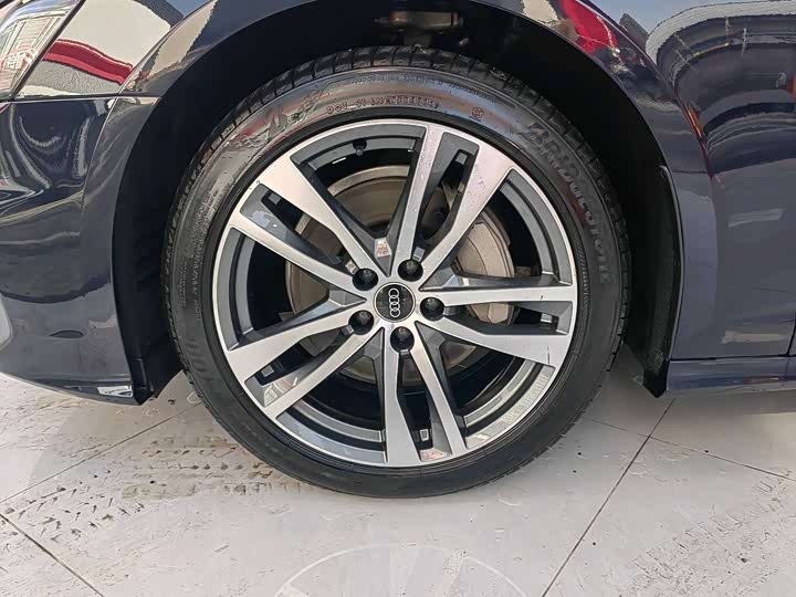 Фото 9 - Audi A6