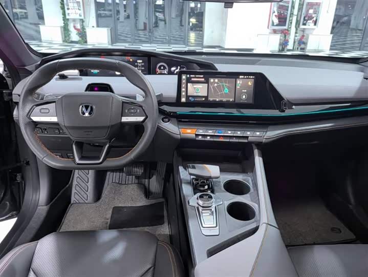 Фото 5 - Changan UNI-V