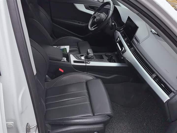 Фото 8 - Audi A4L