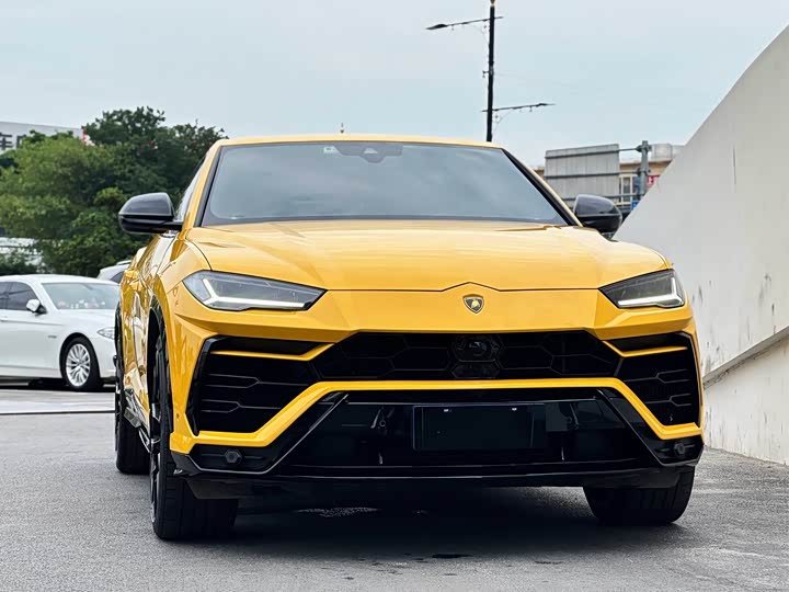Фото 4 - Lamborghini Urus