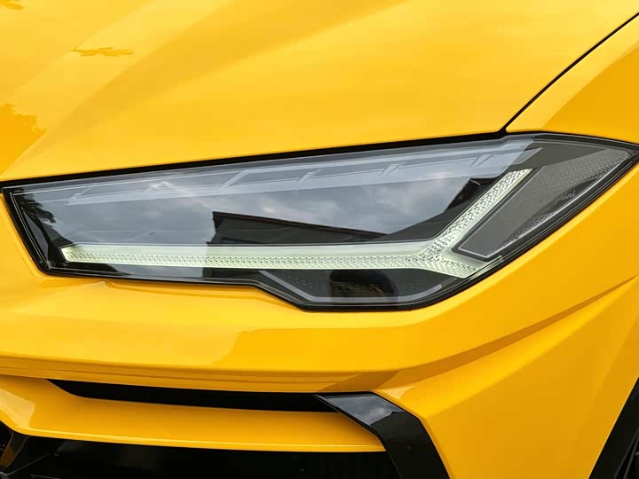 Фото 5 - Lamborghini Urus