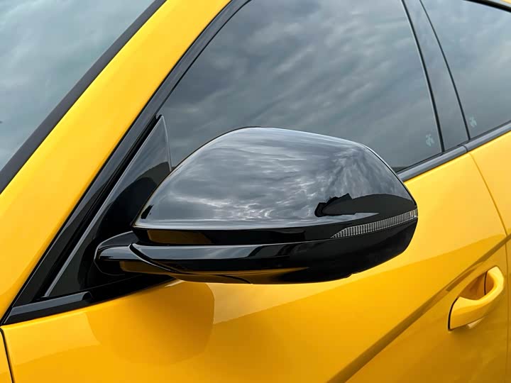 Фото 6 - Lamborghini Urus