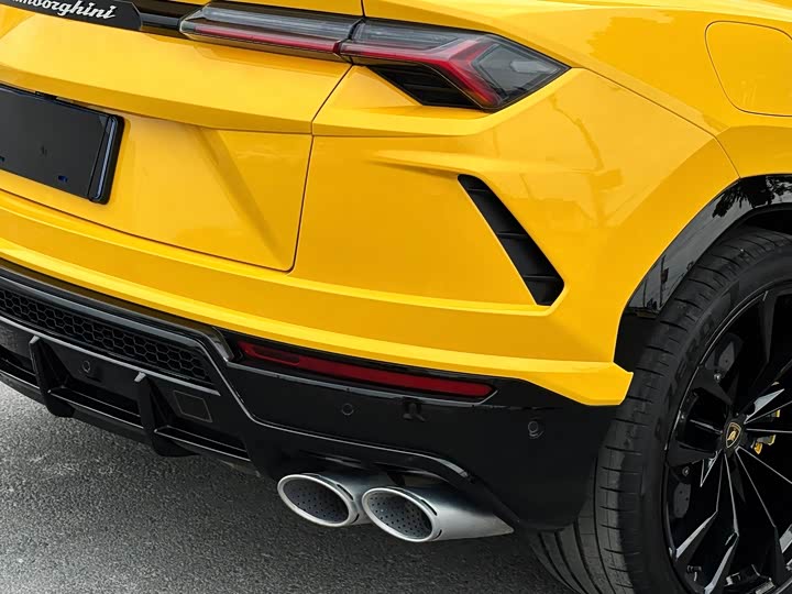 Фото 8 - Lamborghini Urus