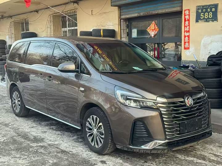 Фото 1 - Buick GL8 ES