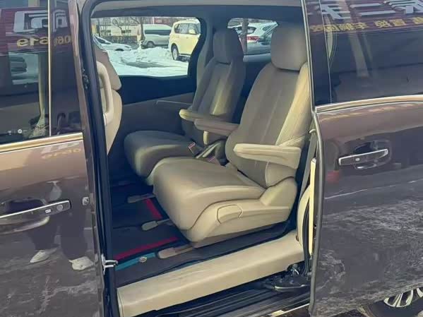 Фото 4 - Buick GL8 ES