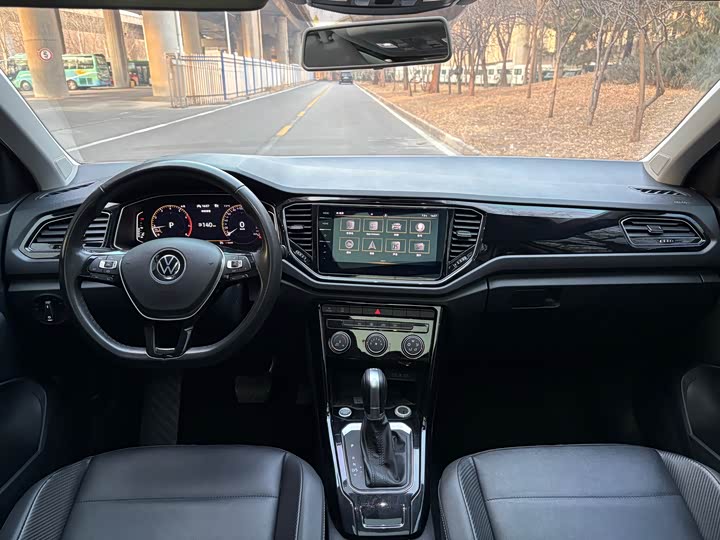 Фото 5 - Volkswagen T-Roc