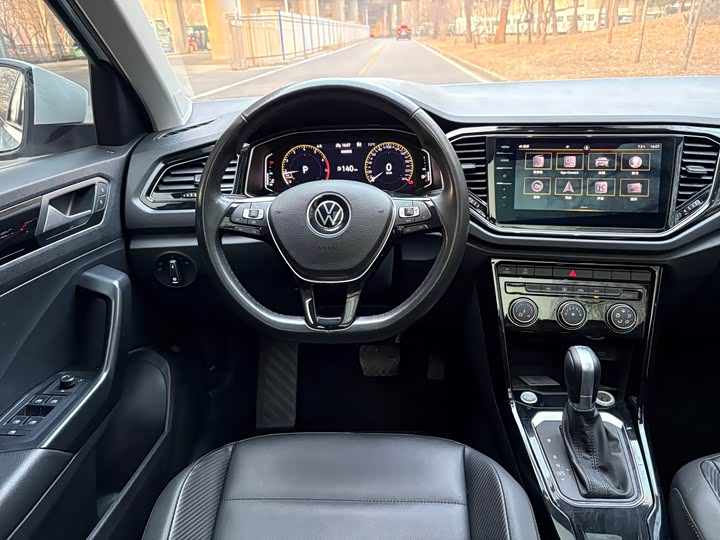 Фото 7 - Volkswagen T-Roc