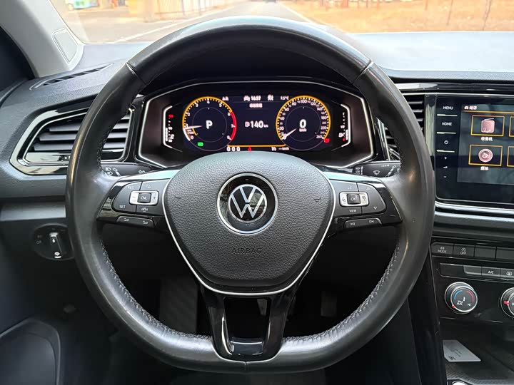 Фото 8 - Volkswagen T-Roc
