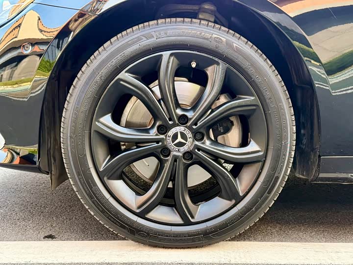 Фото 8 - Mercedes-Benz E-Class