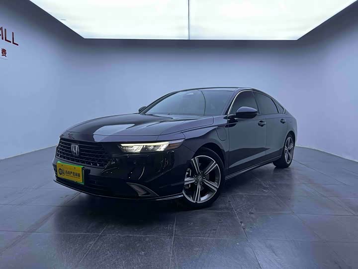 Фото 1 - Honda Accord Hybrid