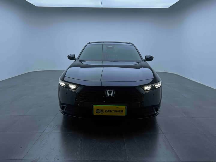 Фото 2 - Honda Accord Hybrid