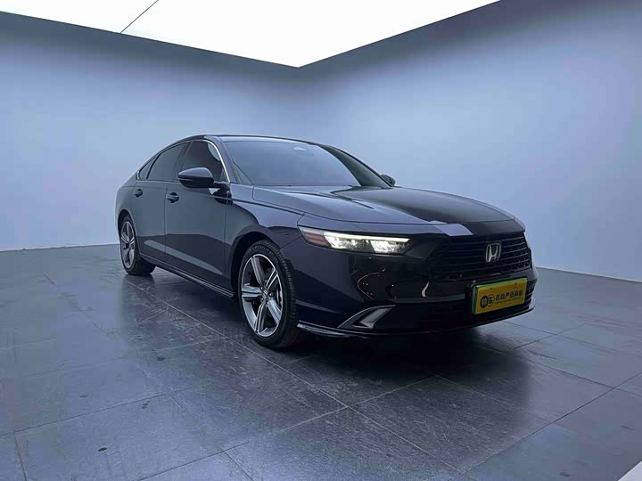 Фото 3 - Honda Accord Hybrid