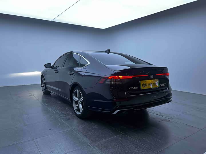 Фото 9 - Honda Accord Hybrid