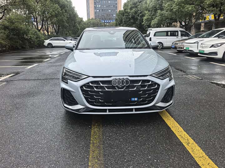 Фото 2 - Audi A3