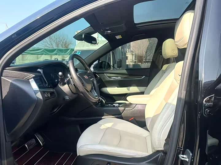 Фото 3 - Cadillac XT6