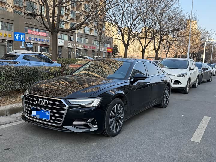 Фото 1 - Audi A6L