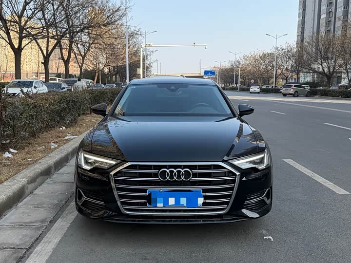 Фото 2 - Audi A6L