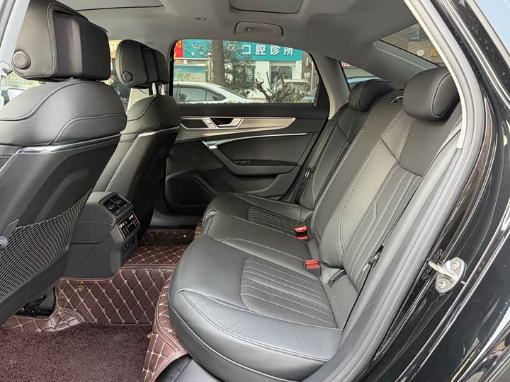 Фото 5 - Audi A6L