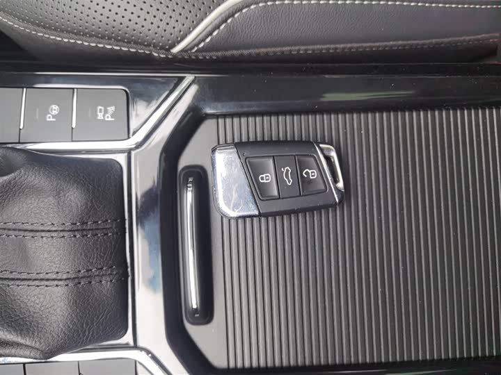 Фото 9 - Volkswagen Passat