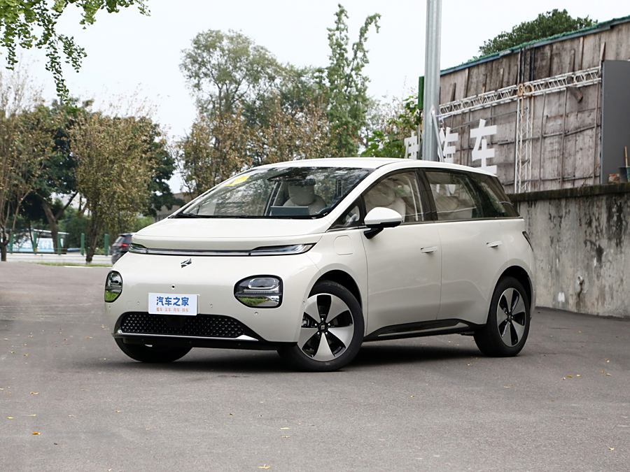 Фото 1 - Baojun Yunduo