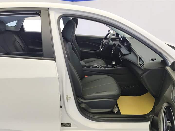 Фото 8 - Buick Verano