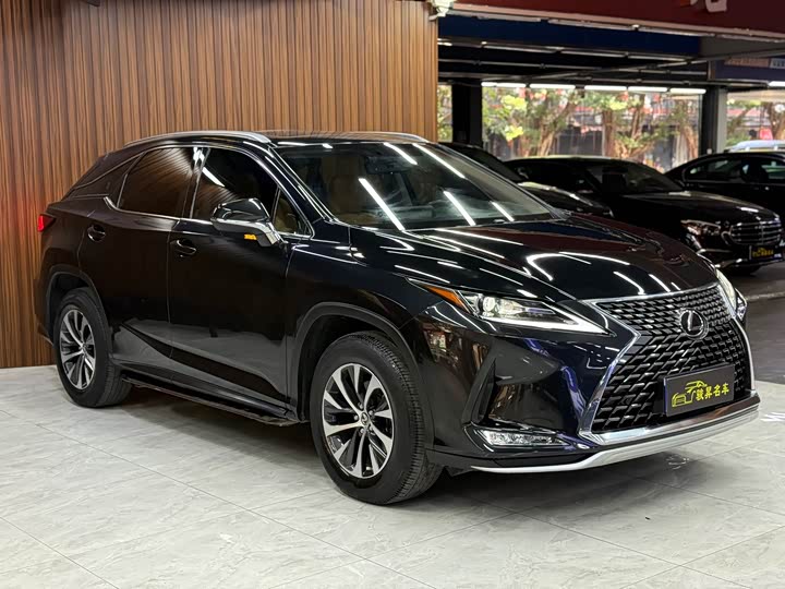 Фото 3 - Lexus RX