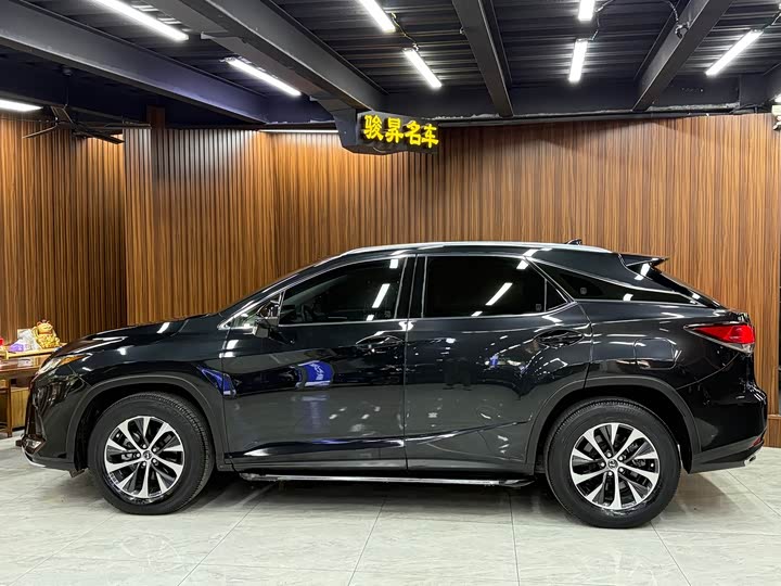 Фото 7 - Lexus RX