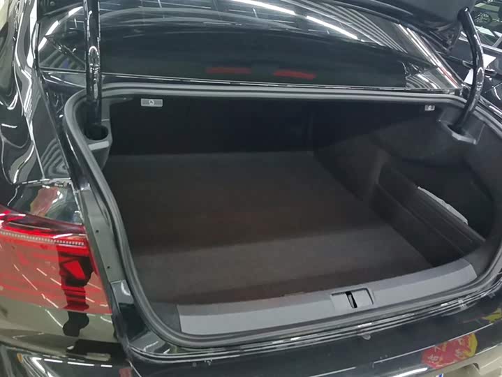 Фото 4 - Volkswagen Magotan