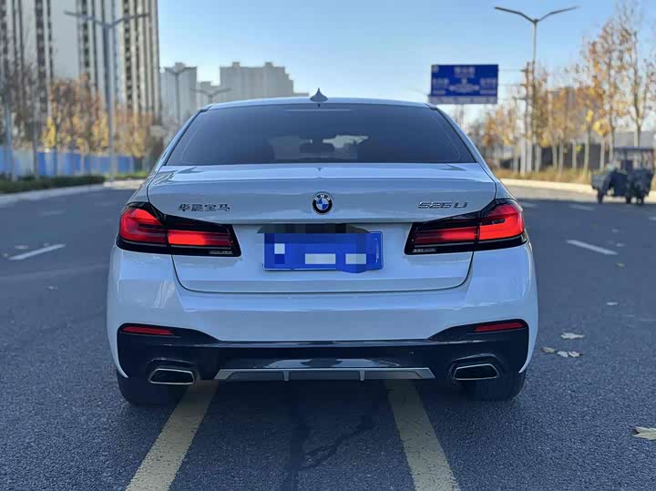 Фото 3 - BMW 5 Series