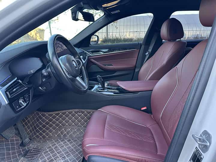 Фото 5 - BMW 5 Series