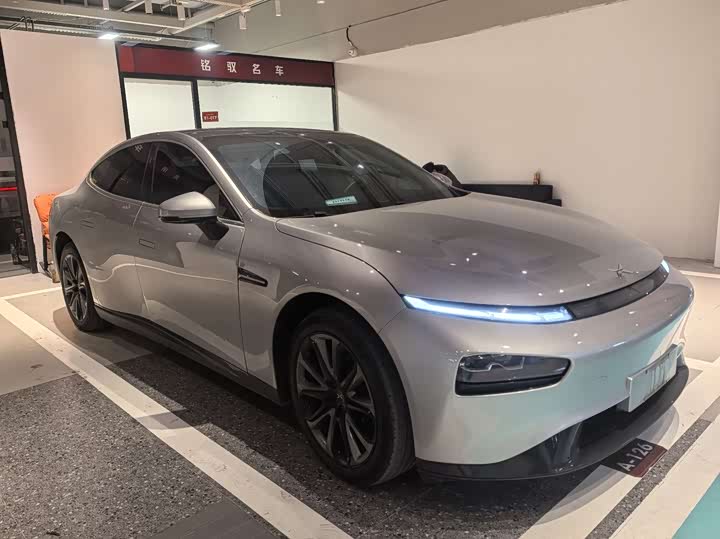 Фото 3 - XPeng P7