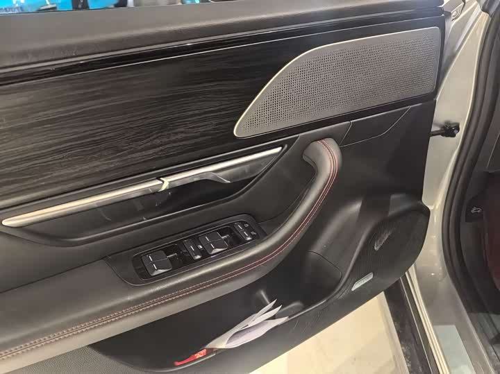 Фото 7 - XPeng P7