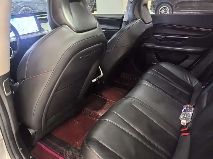 Фото 8 - XPeng P7